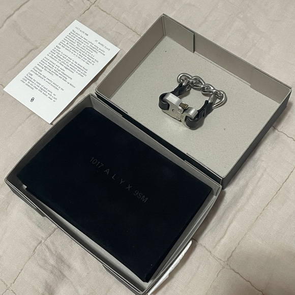 alyx studio leather bracelet size xs